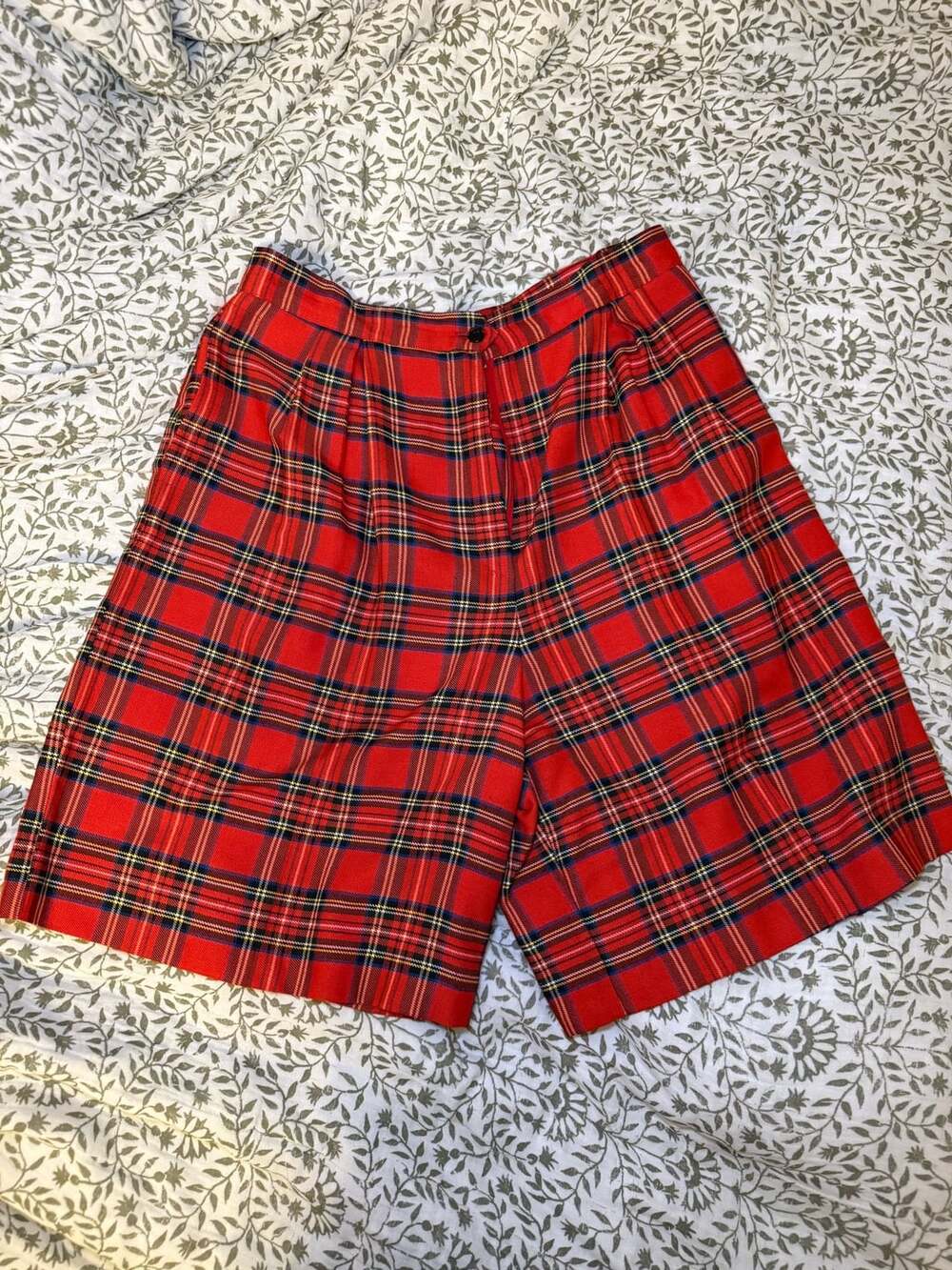 Vintage Michele Shorts Size 14 Red Tartan Plaid Pleated USA Made
